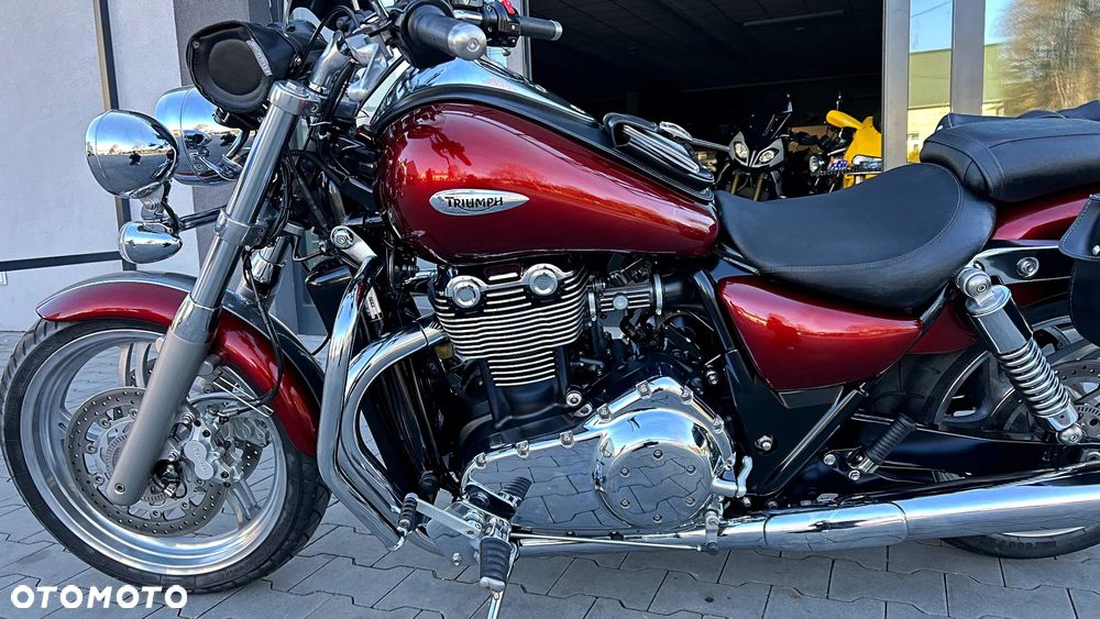 Triumph Thunderbird - 12