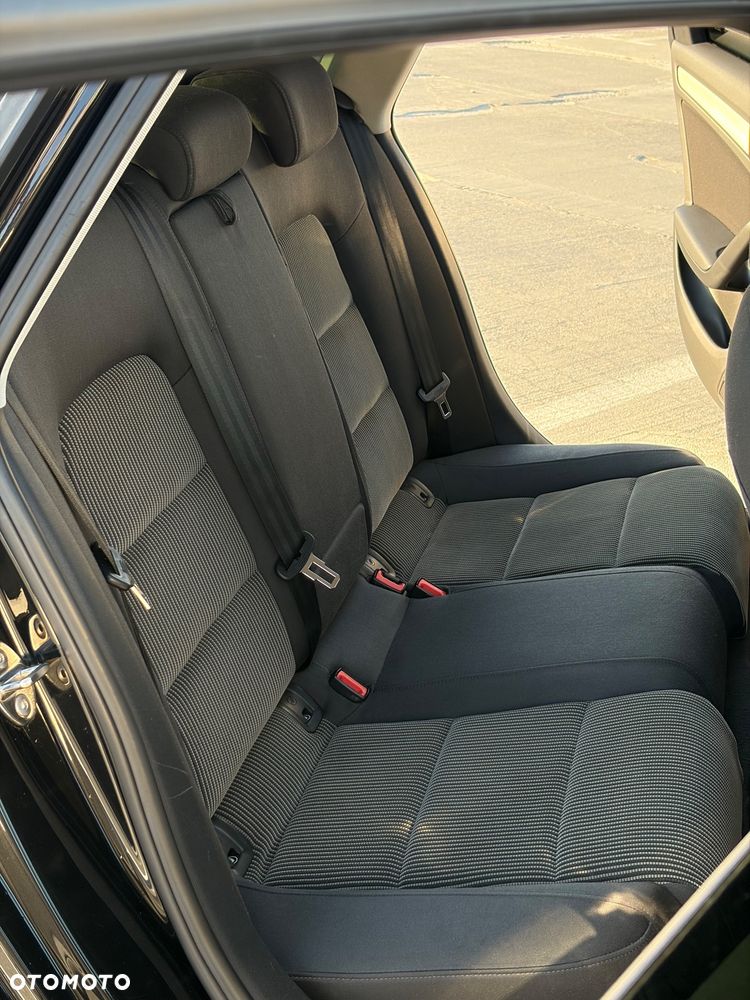 Audi A4 Avant 2.0 TDI DPF Ambiente - 13
