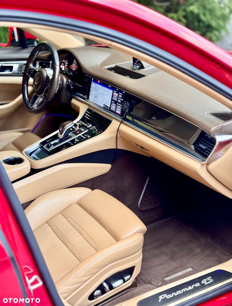 Porsche Panamera 4S - 8