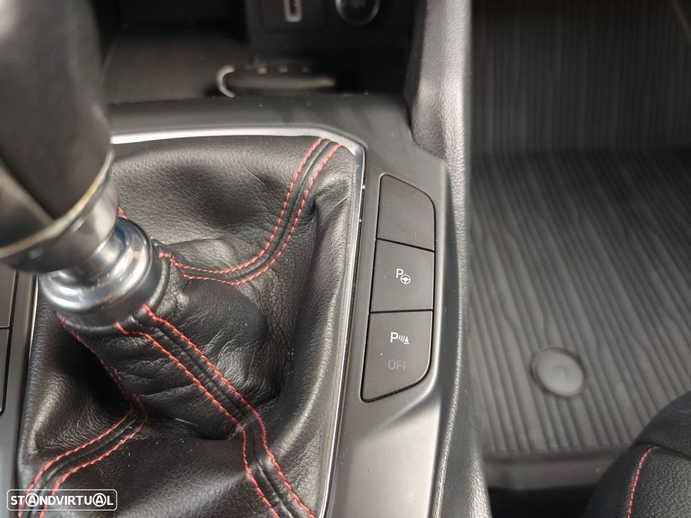 Ford Focus 1.0 EcoBoost ST-Line X - 13