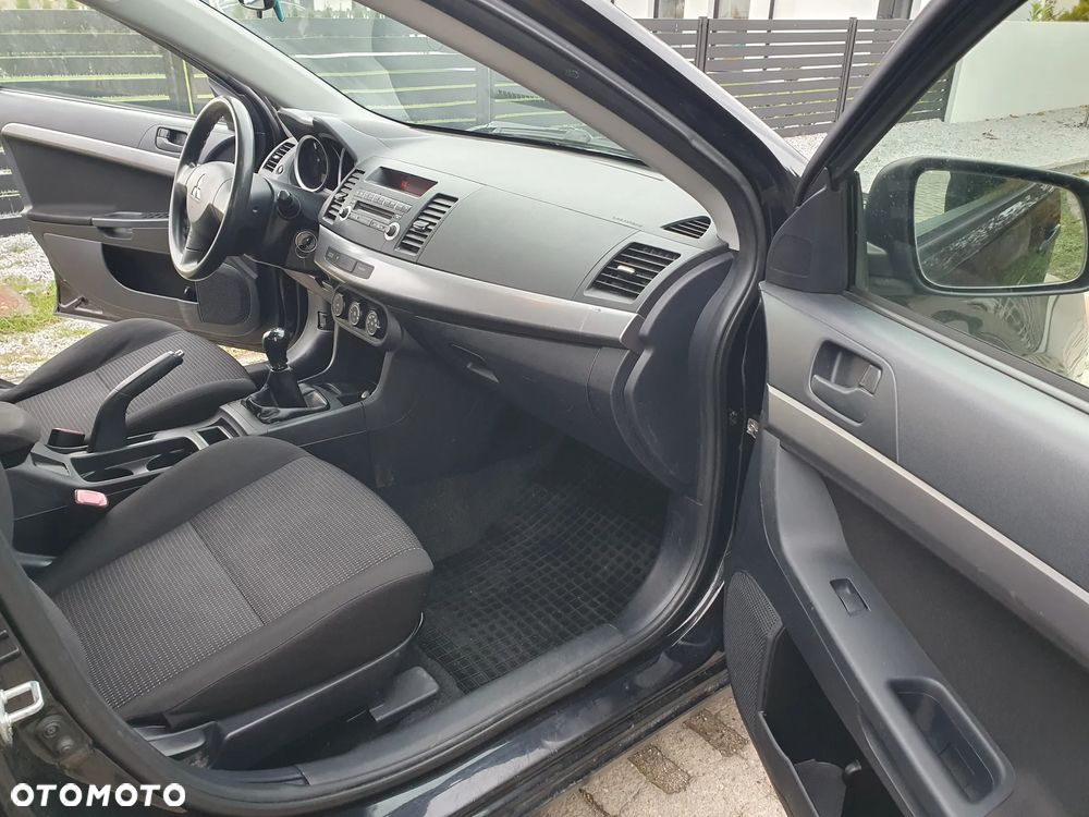 Mitsubishi Lancer 1.8 Inform LPG - 12