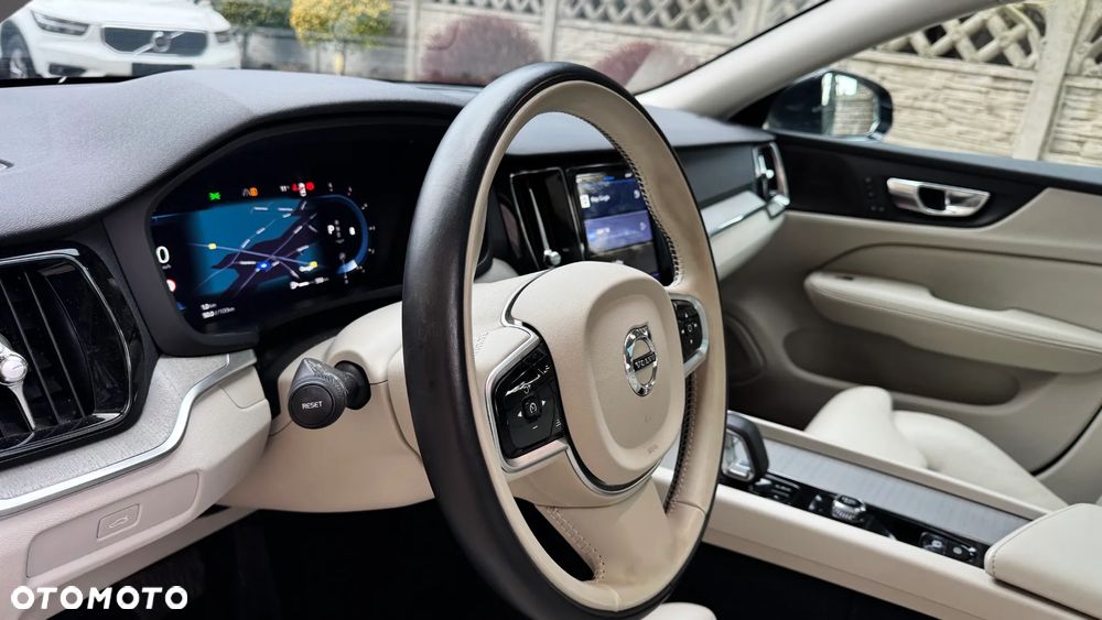 Volvo V60 B4 D Ultimate Bright - 24