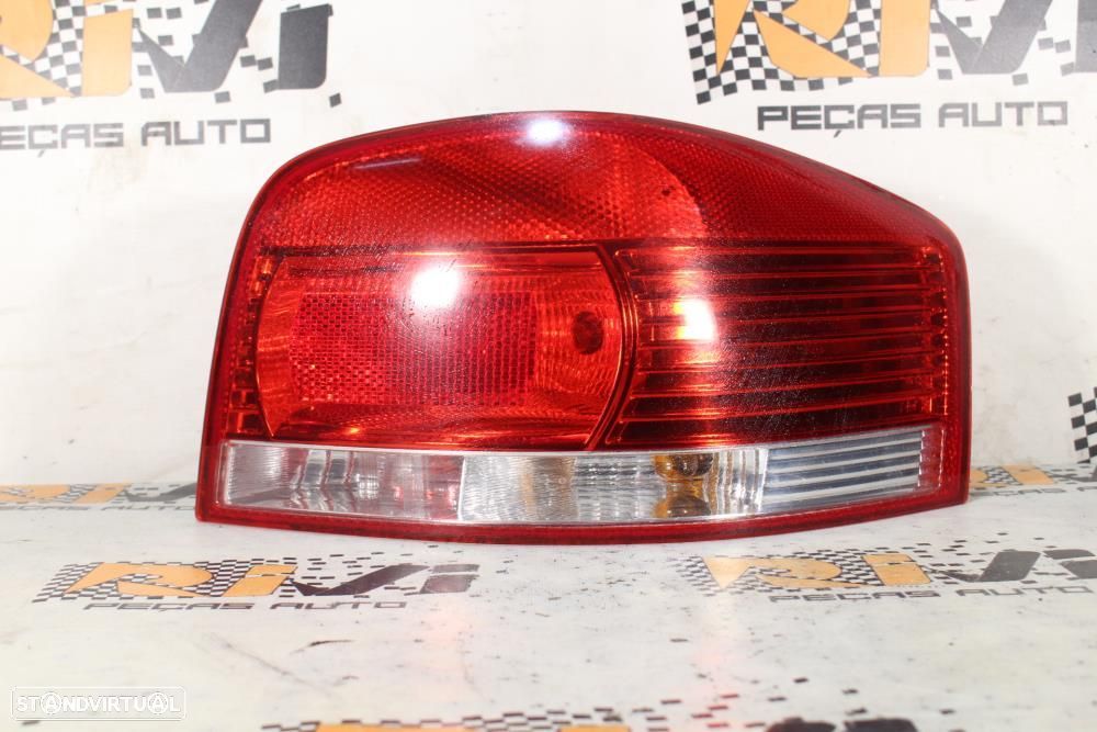 Farolim Direito Audi A3 (8P1)  Farolim Direito Audi A3 8P De 3 Portas - 1