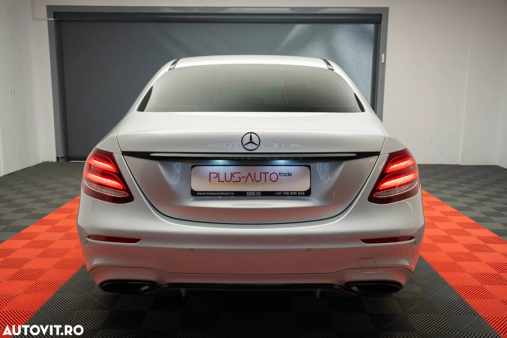 Mercedes-Benz E 200 9G-TRONIC AMG Line - 4