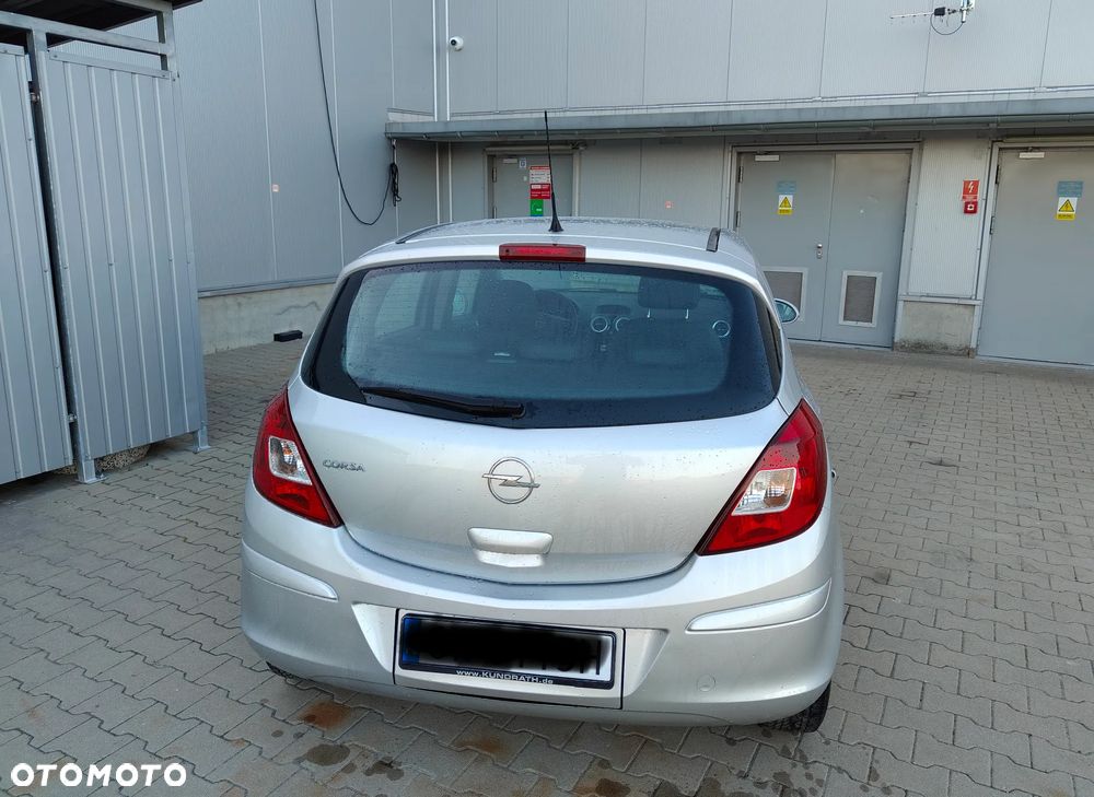 Opel Corsa 1.4 16V Cosmo - 6