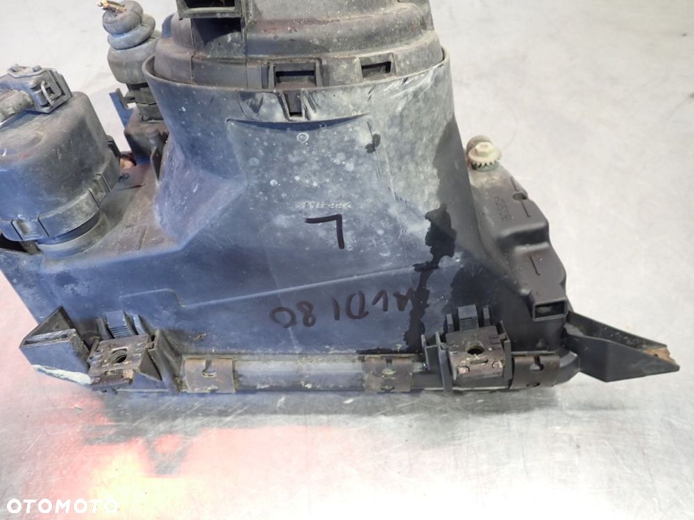 LAMPA LEWA PRZEDNIA AUDI 80 1.9 - 5