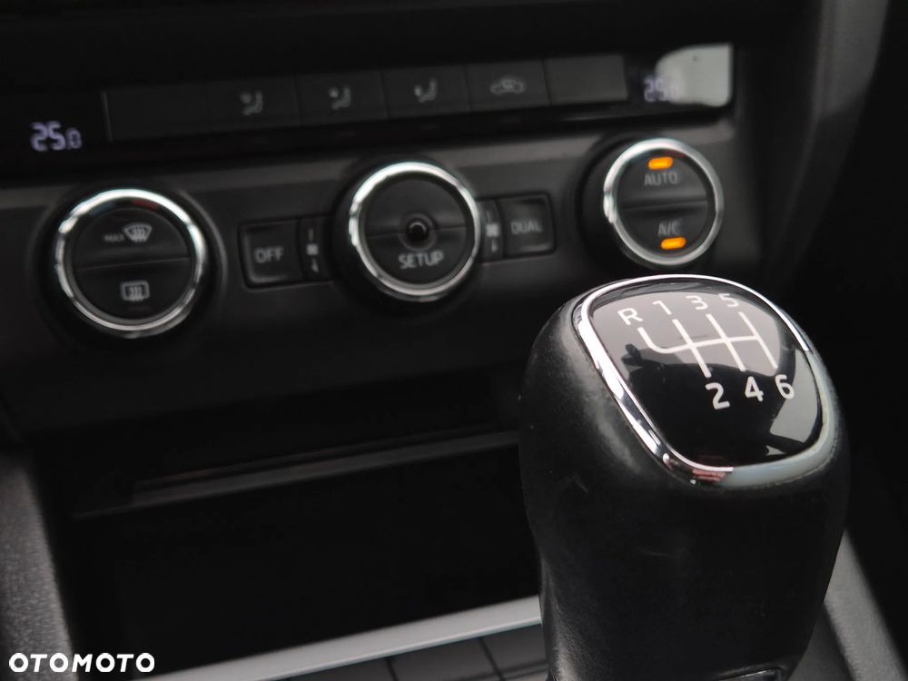 Skoda Octavia 1.4 TSI Elegance - 37