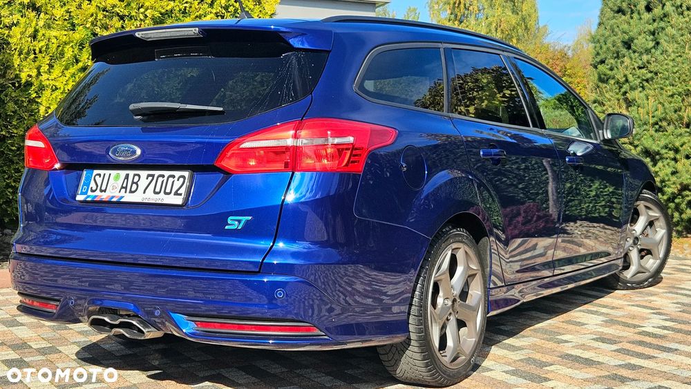 Ford Focus Turnier 2.0 EcoBoost ST mit Leder-Exclusiv-Paket - 4