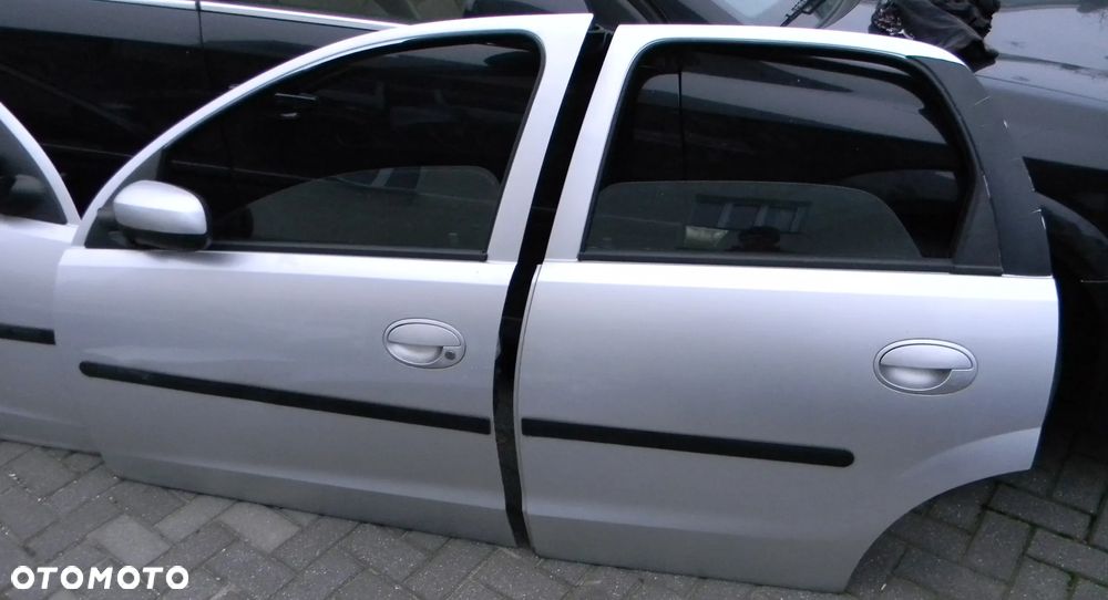 drzwi lewe prawe tył przód OPEL CORSA C Z147 5D - 2