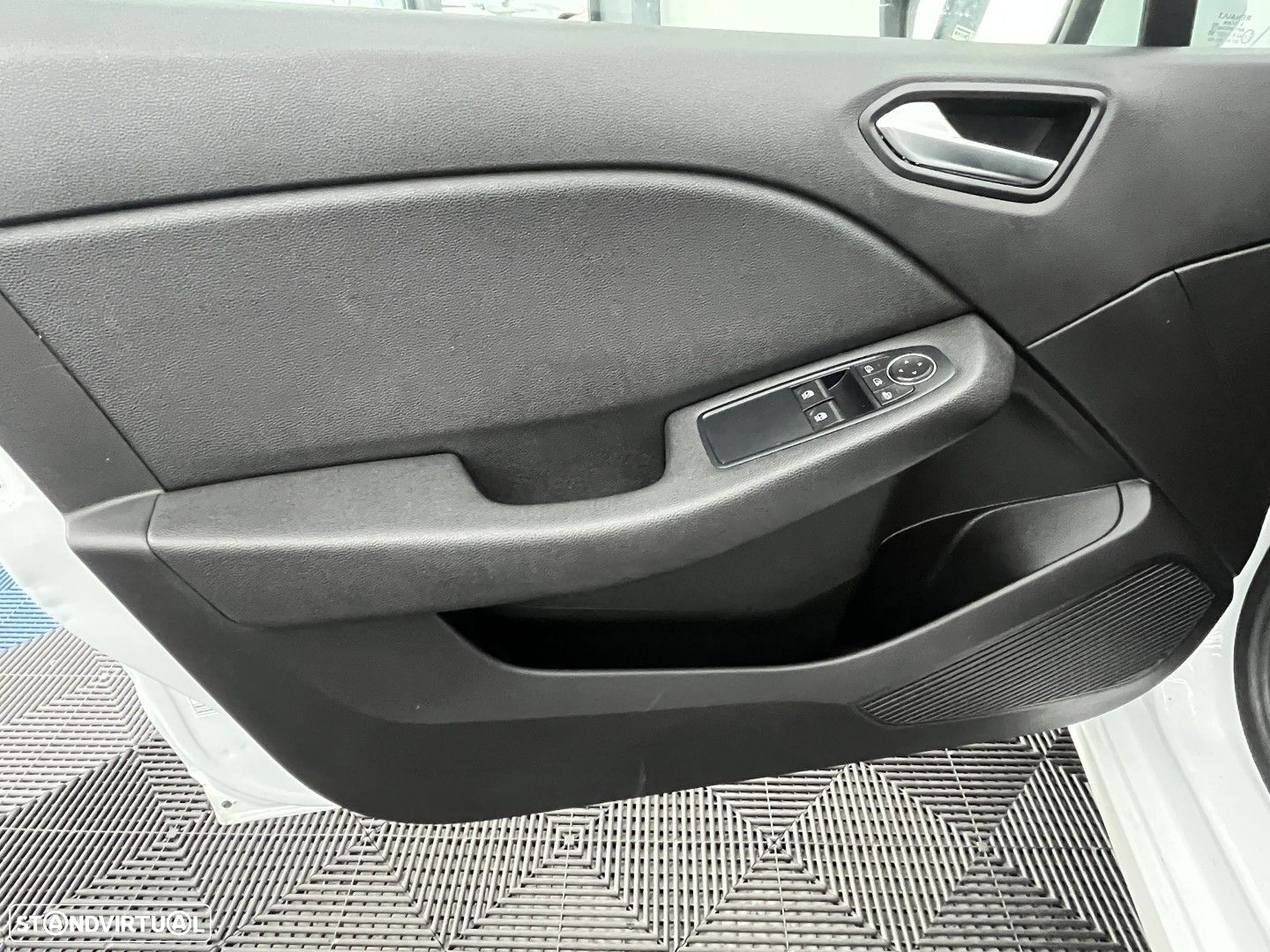 Renault Clio - 11