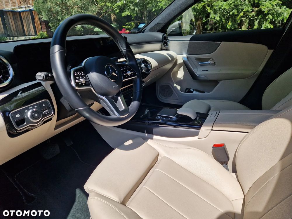 Mercedes-Benz Klasa A 180 Style 7G-DCT - 12