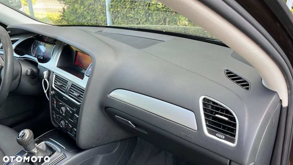 Audi A4 Avant - 11