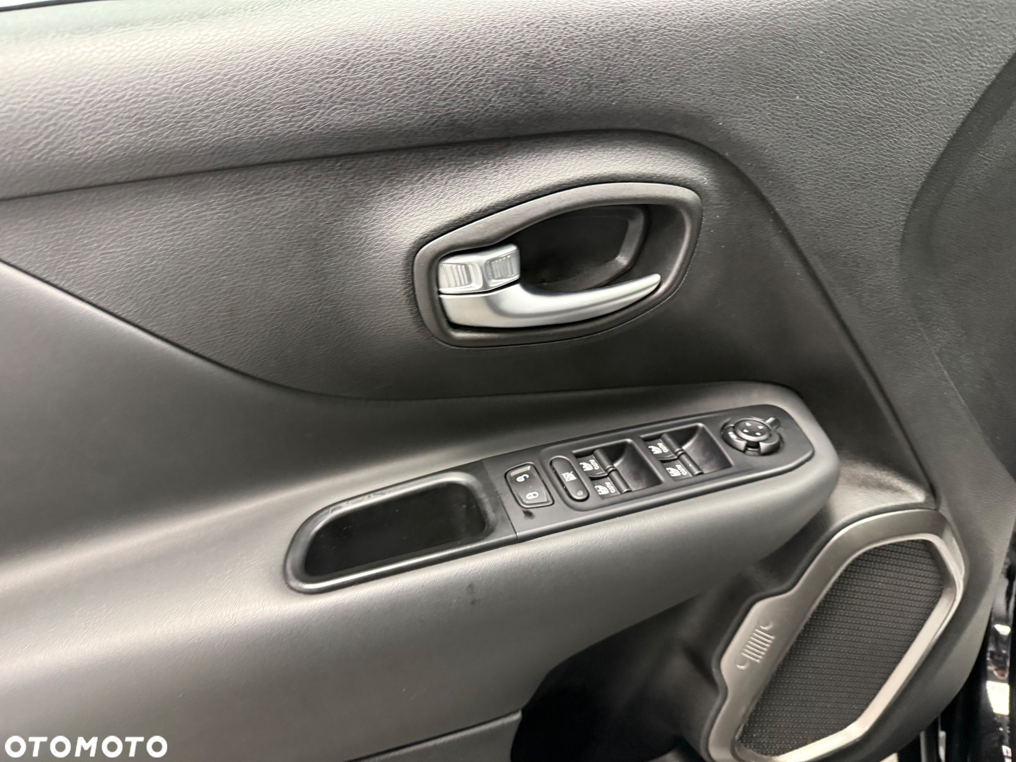 Jeep Renegade - 17