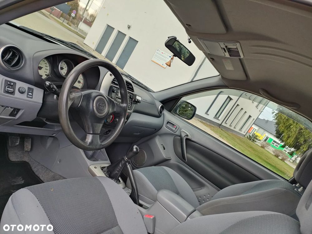 Toyota RAV4 4x4 Edition - 13