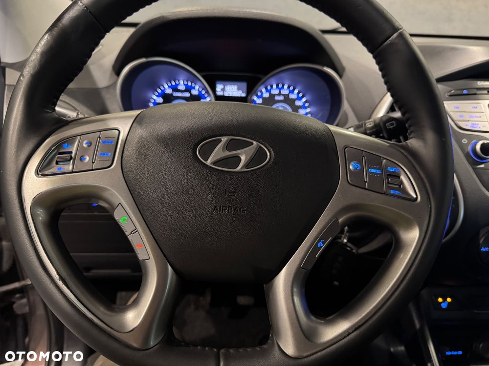 Hyundai ix35 1.6 2WD Fifa World Cup Edition - 17