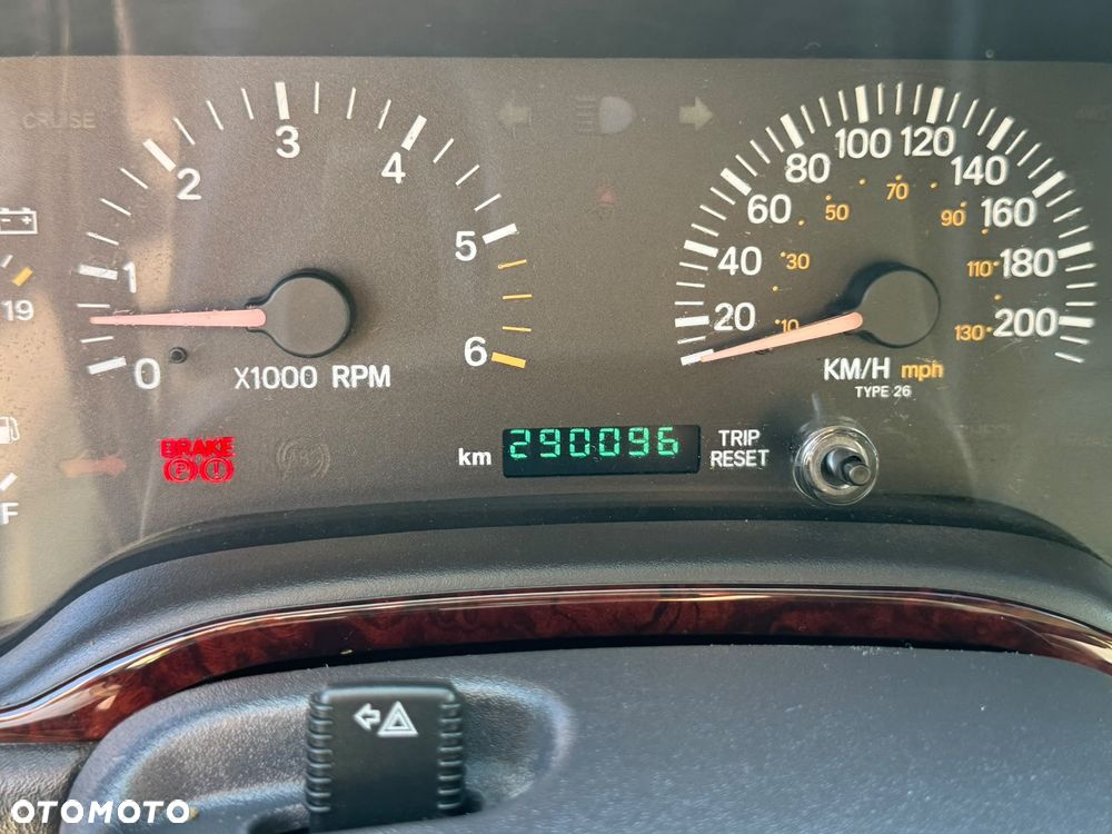 Jeep Cherokee - 8