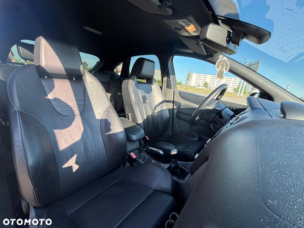Ford Focus ST - 10
