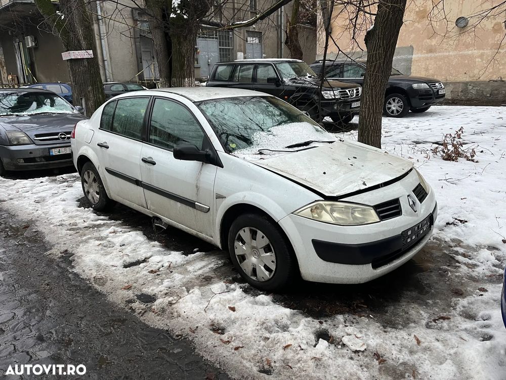 Dezmembrez Renault Megane II non facelift 1,5 dci alb 2005 - 1