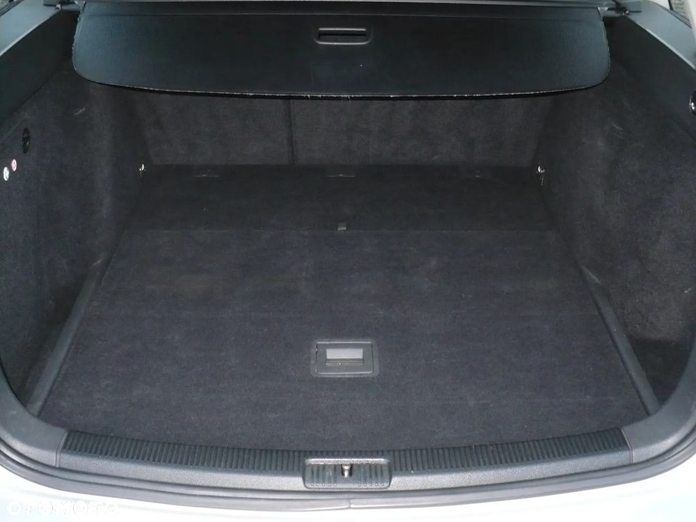 Volkswagen Golf 1.6 Team - 15