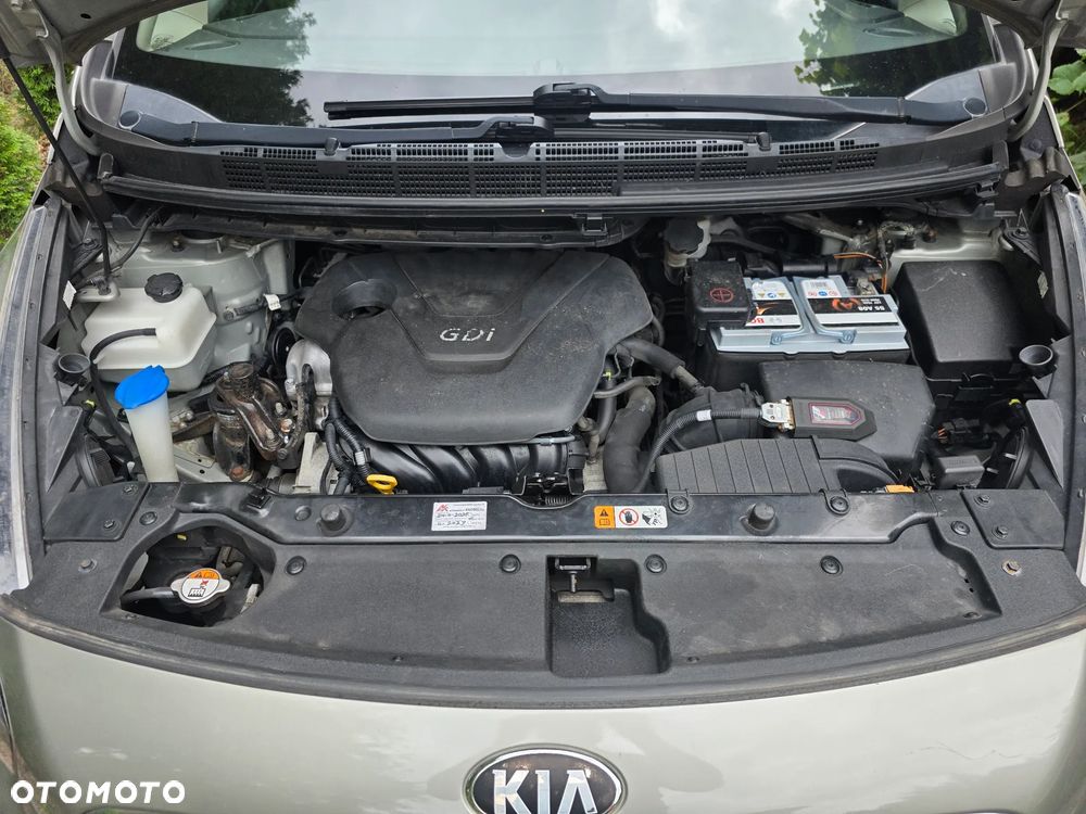 Kia Carens 1.6 GDI L 7os - 12