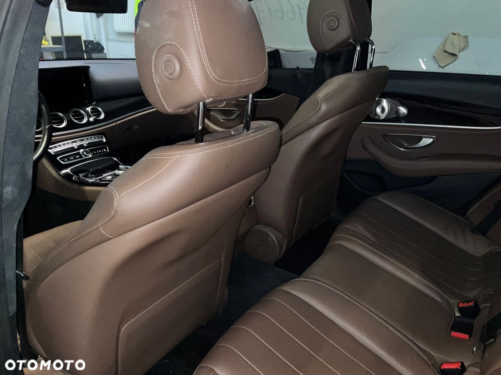 Mercedes-Benz Klasa E 300 9G-TRONIC - 11