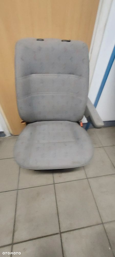 Fotel prawy vw t4 z podłokietnikiem i postawą - 4