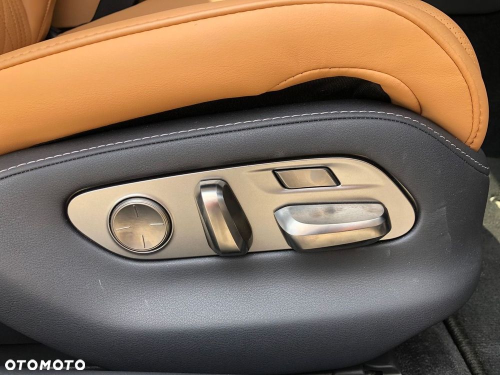 Lexus LS 500h Prestige AWD - 37