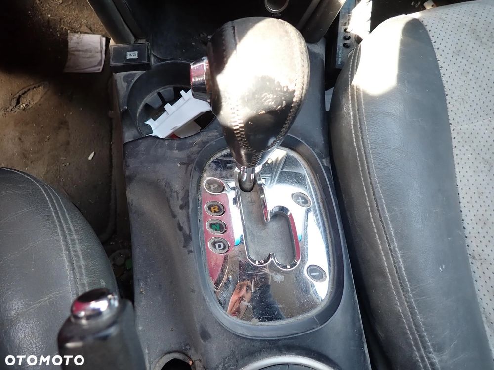 CZĘŚCI - Hyundai Santa Fe I 3,5 V6 201KM G6CU AT 4x4 lakier NQ  2004r. INDEX - 9358 - 12