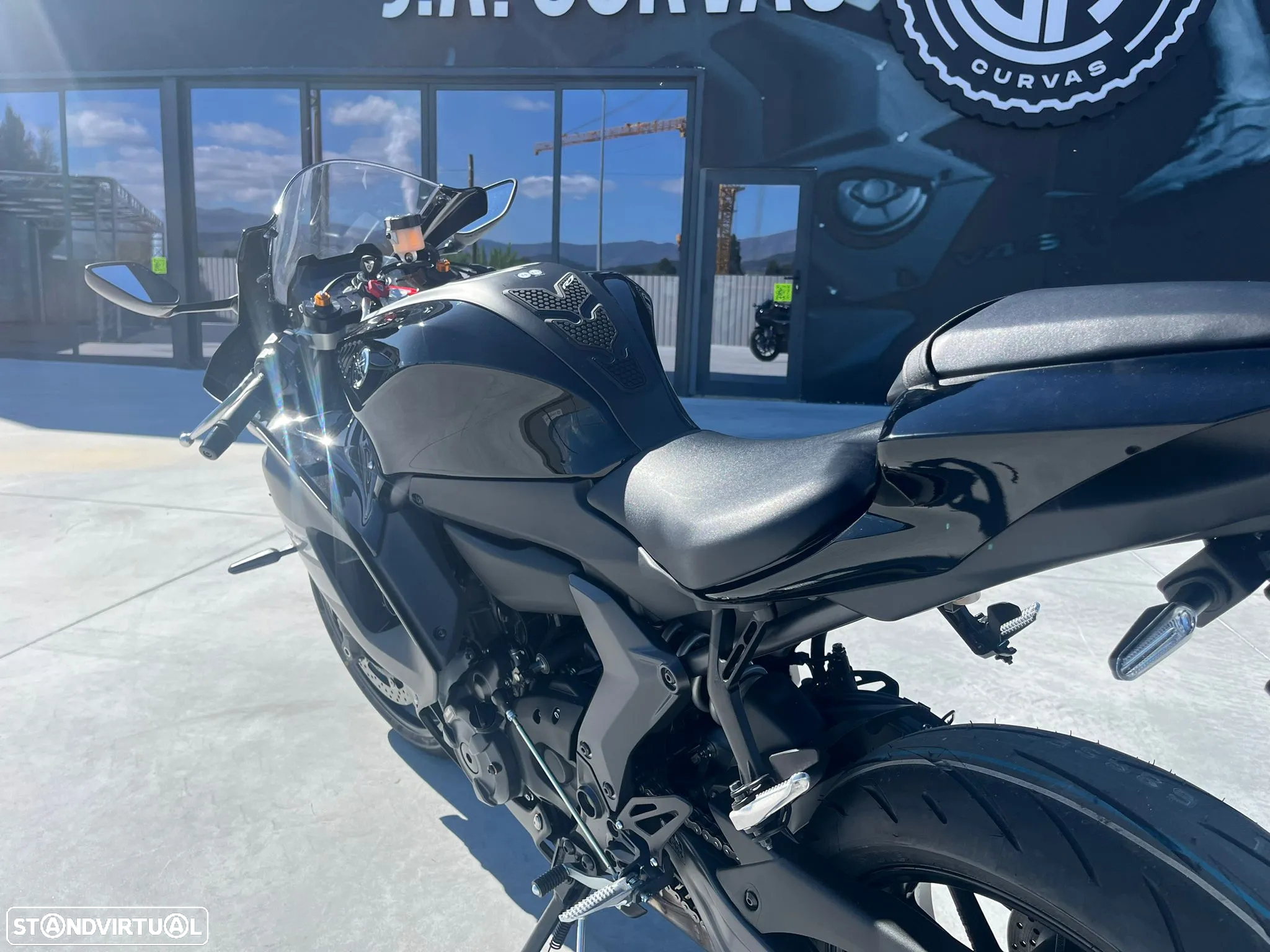 Yamaha R 7 (MIDNIGHT BLACK) - 3