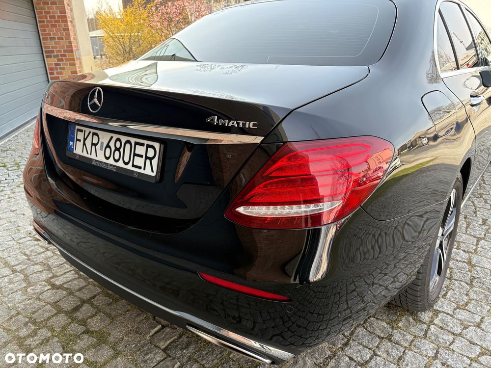 Mercedes-Benz Klasa E 200 4Matic 9G-TRONIC Avantgarde - 12