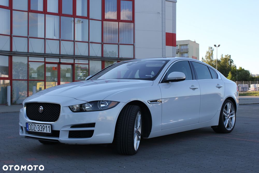 Jaguar XE S - 10