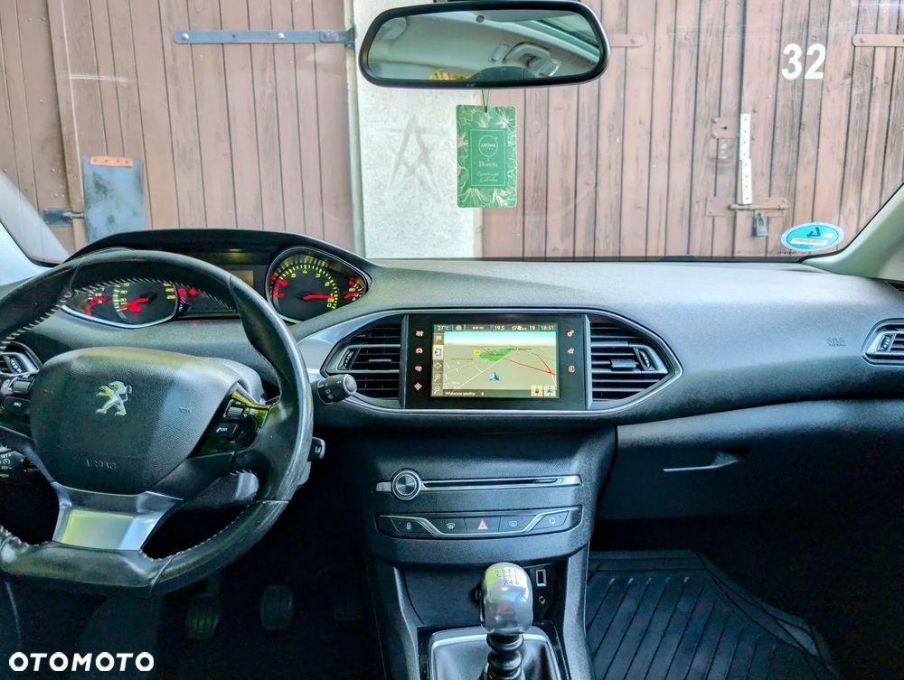 Peugeot 308 - 8