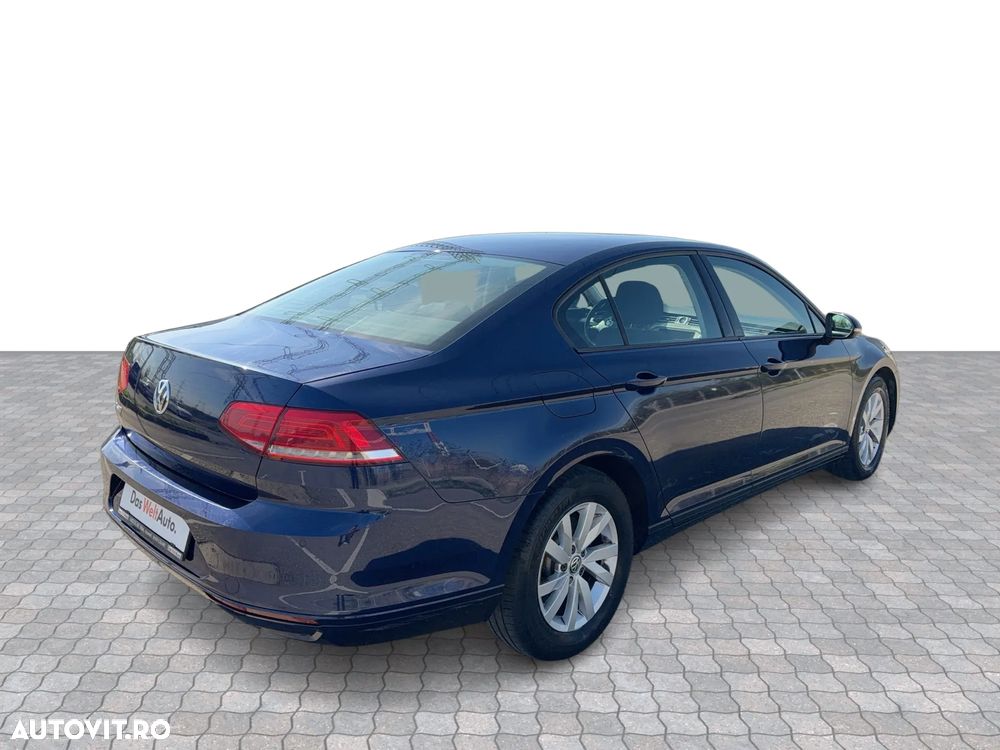 Volkswagen Passat 2.0 TDI Advance - 5