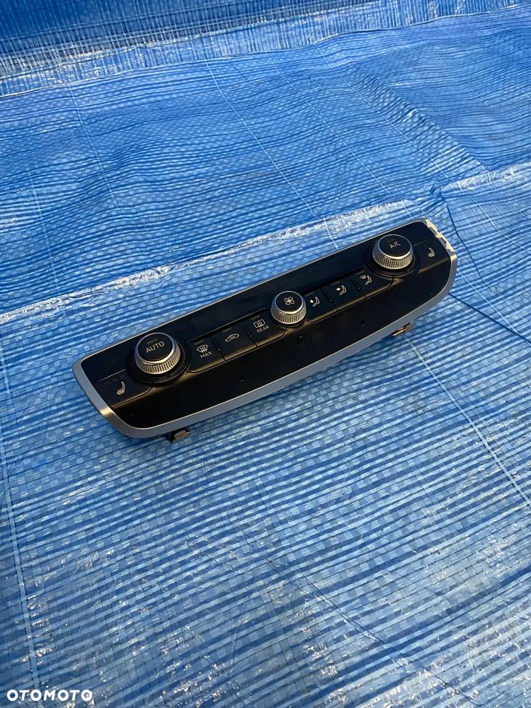 PANEL STEROWANIA KLIMATYZACJI NAWIEWU GRZANIA FOTELI AUDI A3 8V 8V0820043D - 1