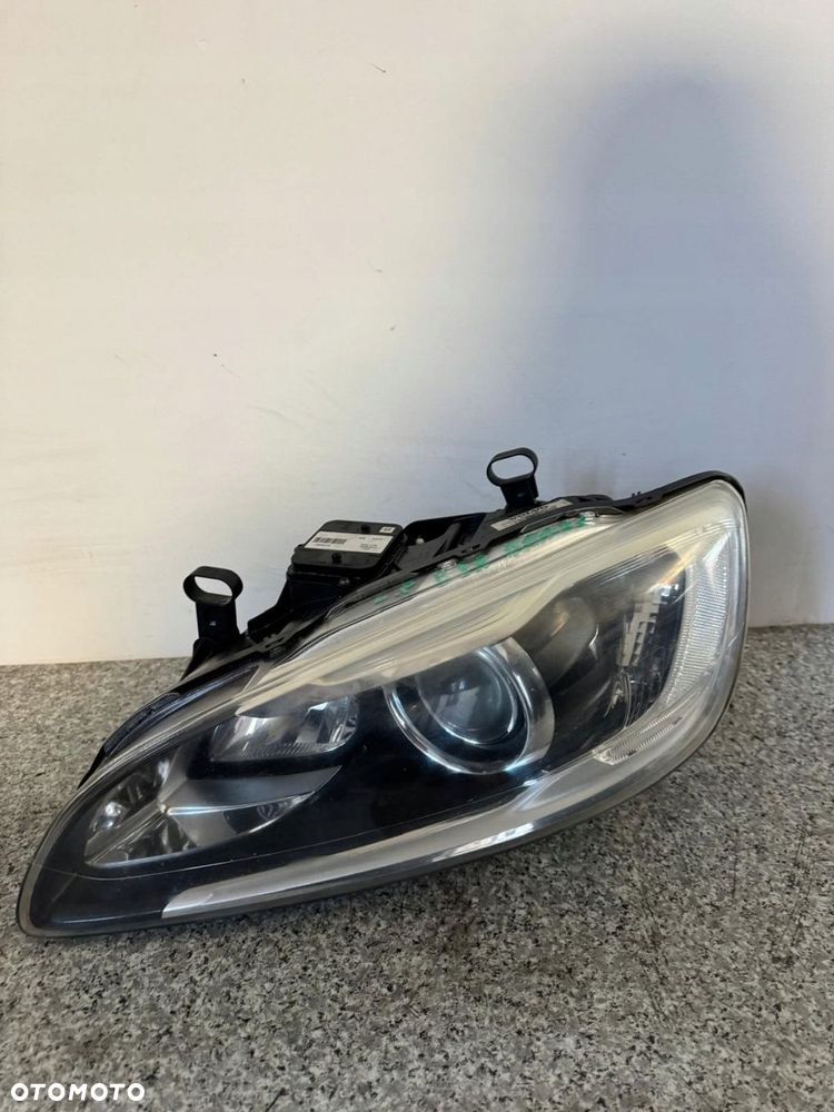 lampa lewy przód volvo v60 s60 ii 2011-2018 31420110 xenon - 1