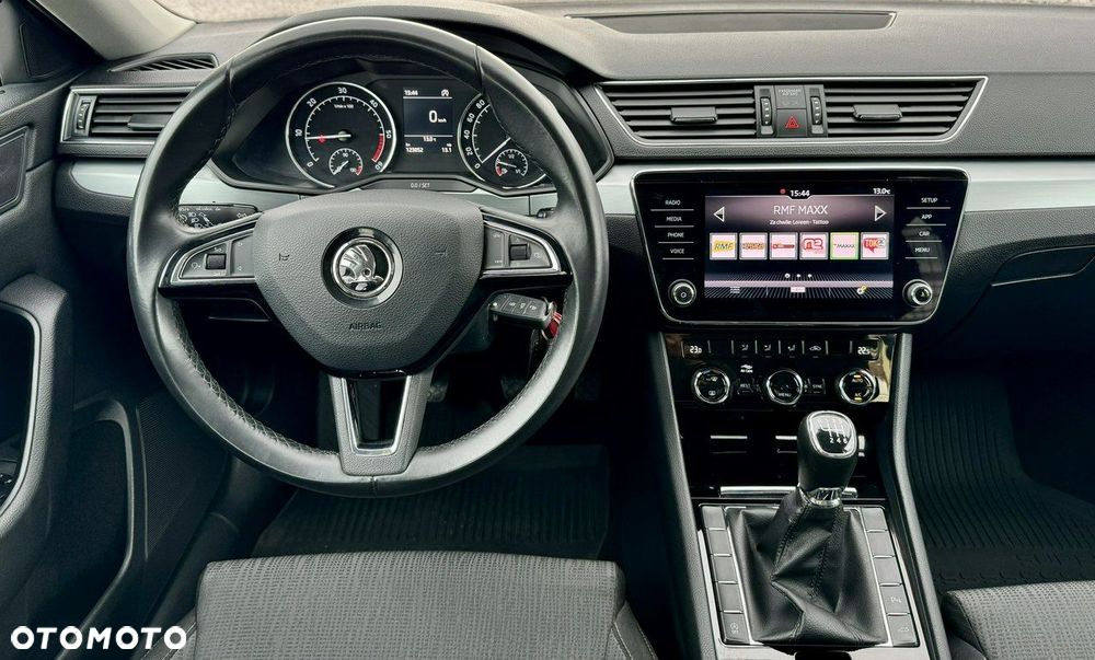 Skoda Superb 2.0 TDI SCR Ambition - 21