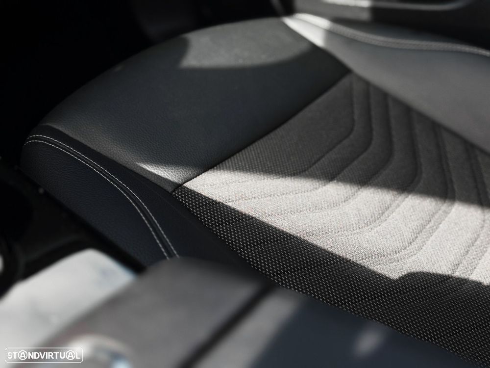 Mercedes-Benz A 250 e Style Plus - 16