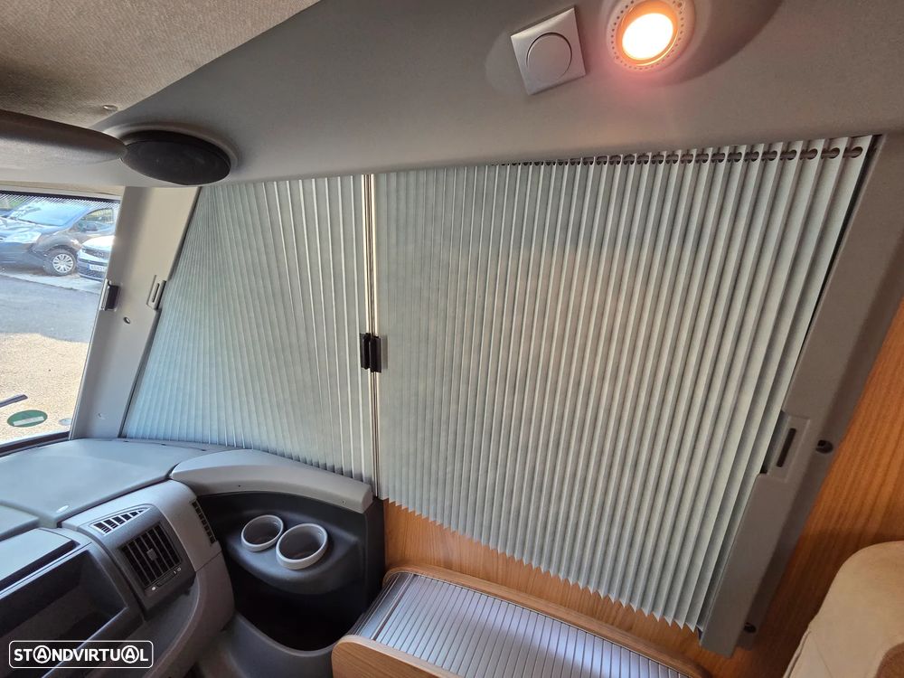 Burstner Aviano 725i cama central - 43