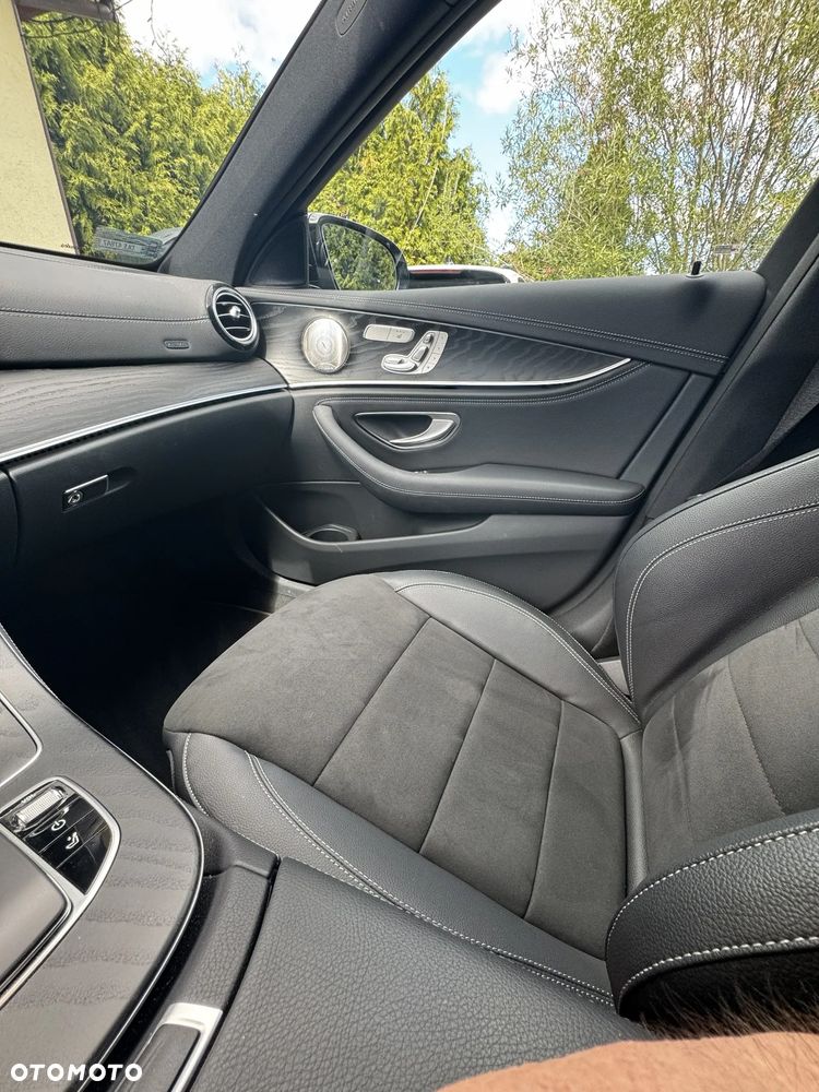 Mercedes-Benz Klasa E 220 d 4-Matic AMG - 29