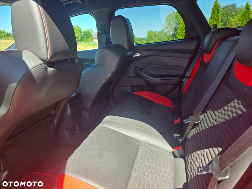 Ford Focus 2.0 EcoBoost ST - 29