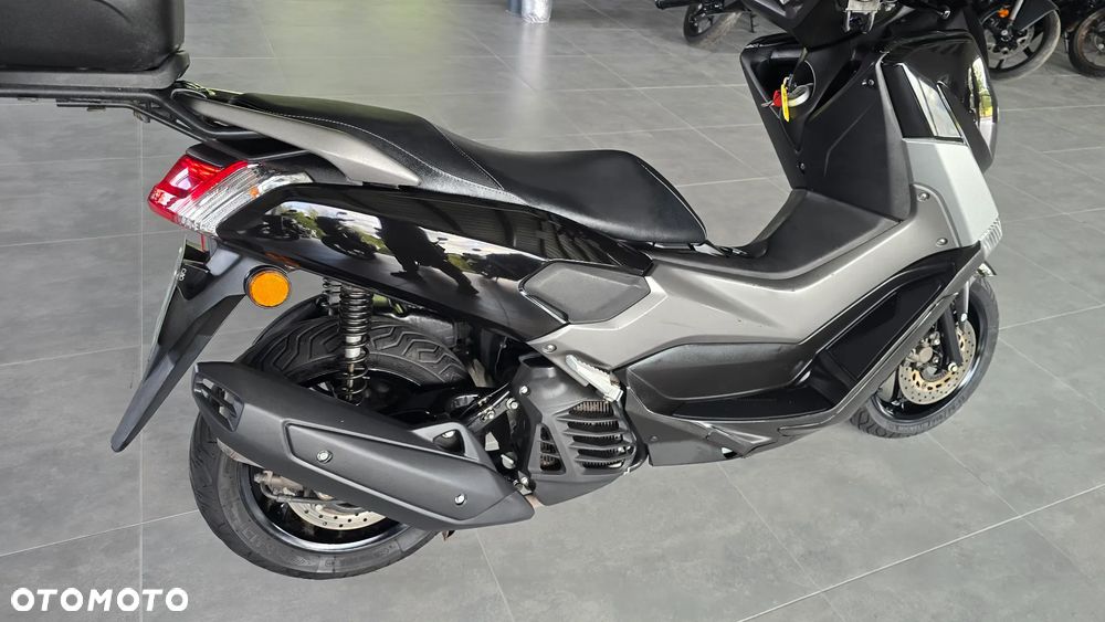 Yamaha NMAX - 25