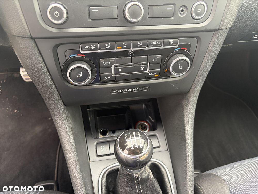 Volkswagen Golf - 14