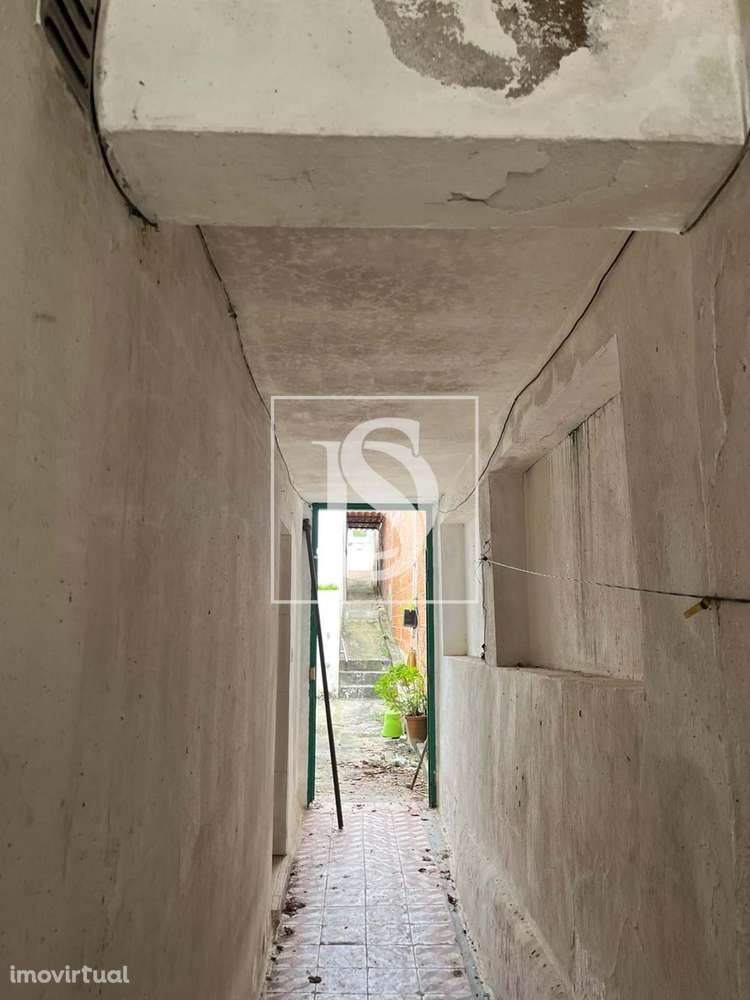 Moradia T3 - Comércio e Habitação - Bicas - Abrantes - Grande imagem: 4/33