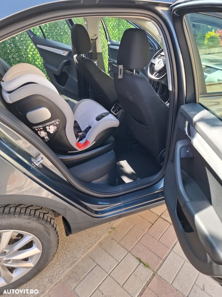 Skoda Octavia 1.6 TDI DSG Style - 9