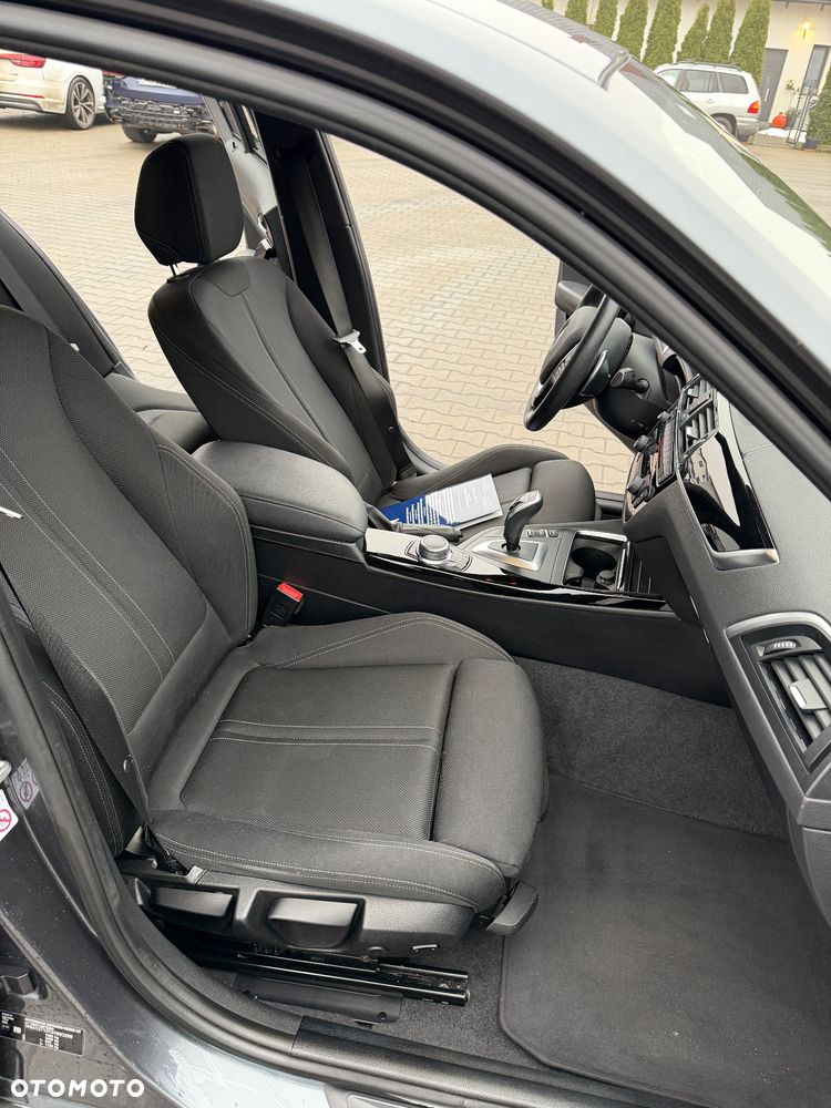 BMW Seria 1 120d Sport Line Shadow - 31