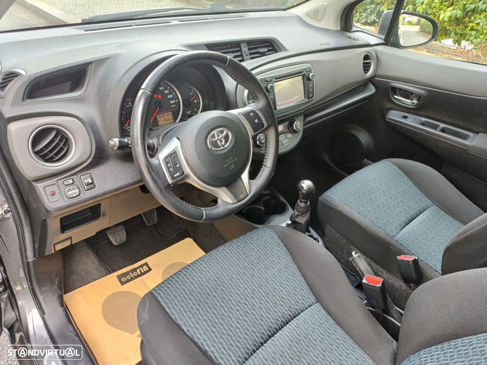 Toyota Yaris 1.4 D-4D High Pack+NAVI - 9