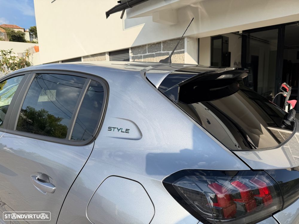 Peugeot 208 - 10