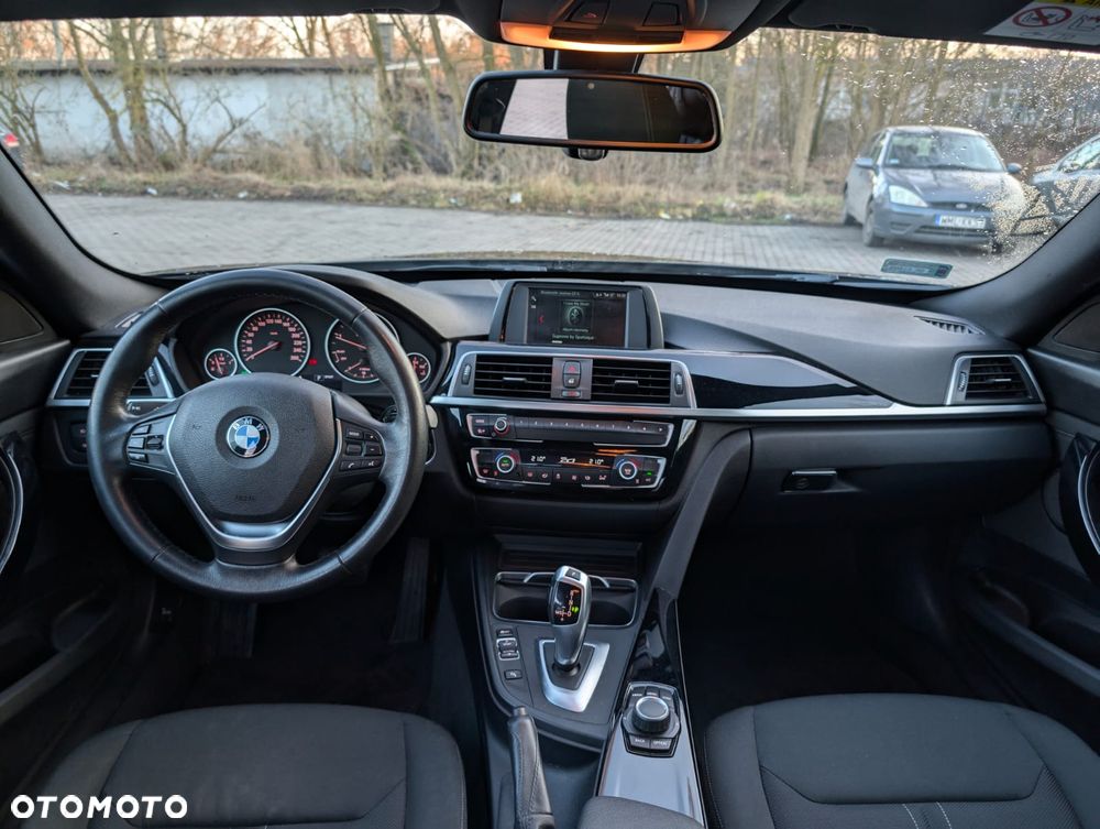 BMW Seria 3 320d xDrive Advantage - 5