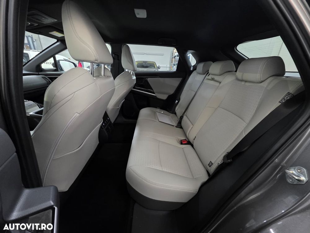 Toyota BZ4X 150 KW FWD (4x2) Luxury - 12