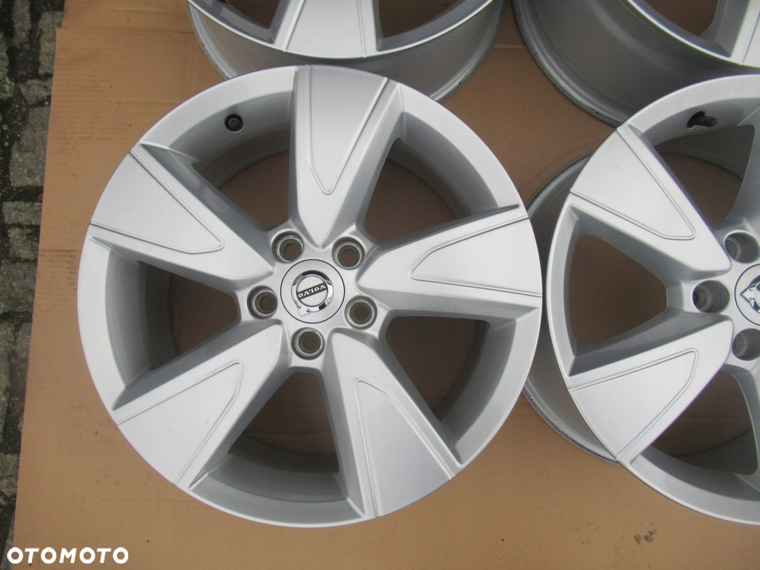 ALUFELGI 4szt R17 VOLVO S40,V50, S60,V70, S80,S90,XC40,XC60,XC70 - 3